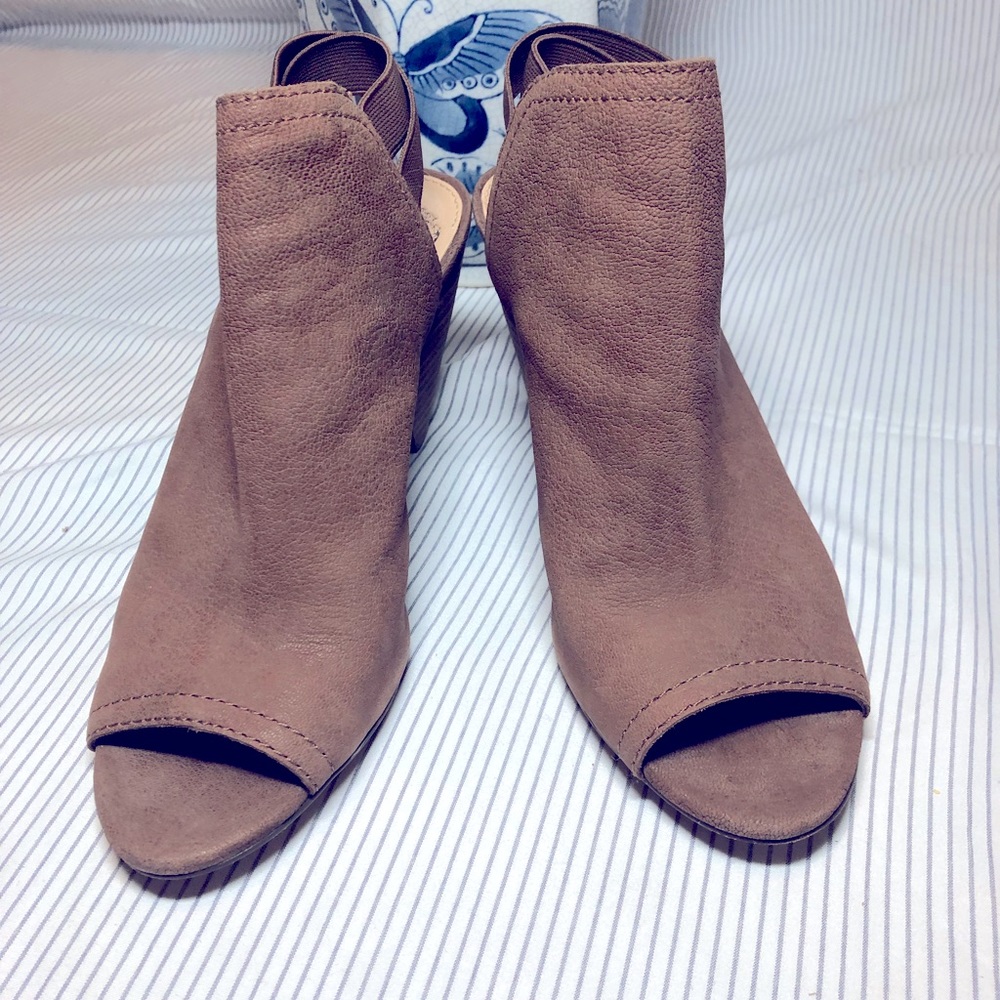Brown Leather Vince Camuto open toe ankle booties